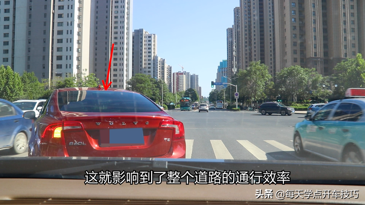 斑马线上不能掉头？原来是这三个原因，这次终于明白了