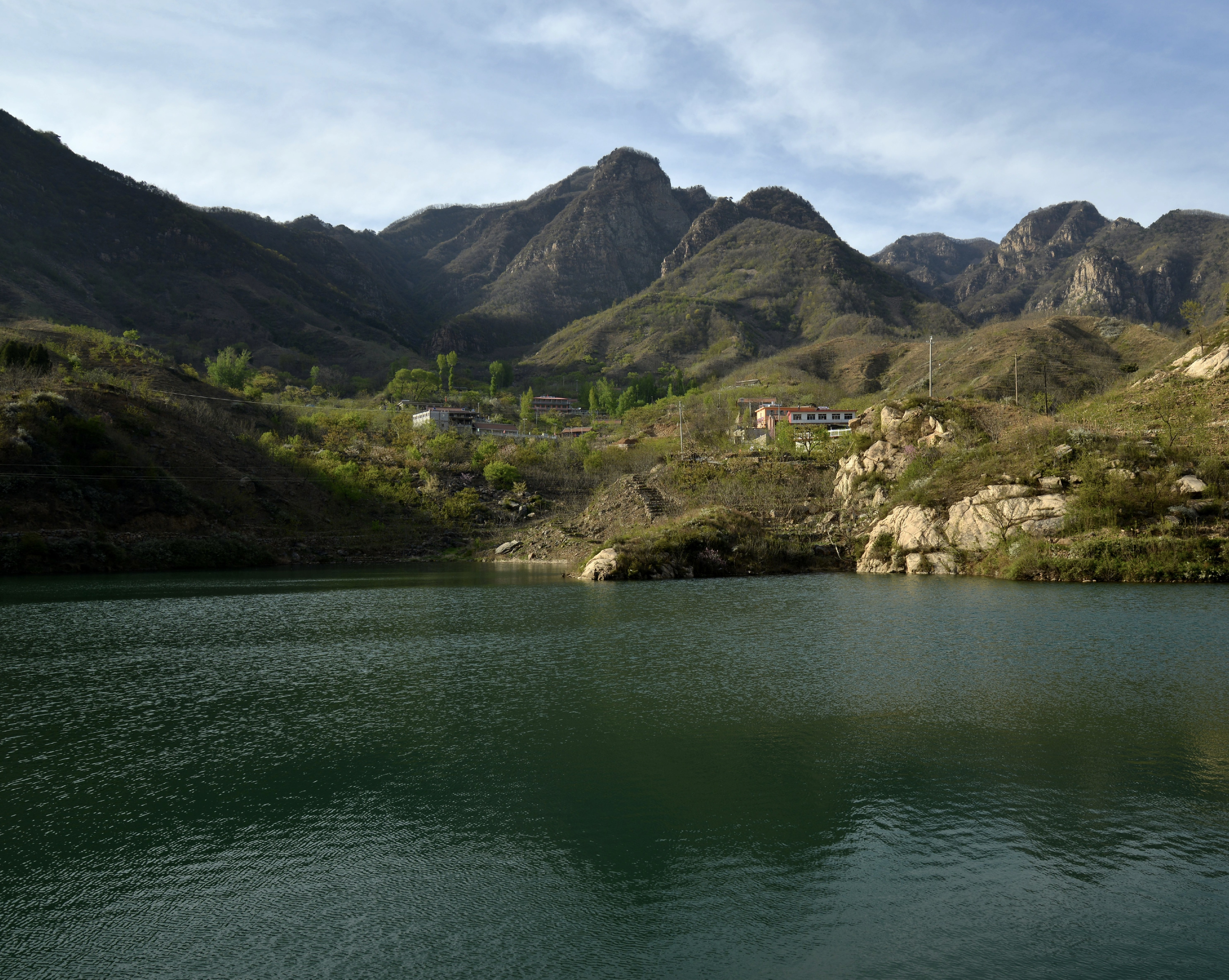 200亩鱼塘、塘租才5000元每年却无人承包养殖，是什么原因呢？