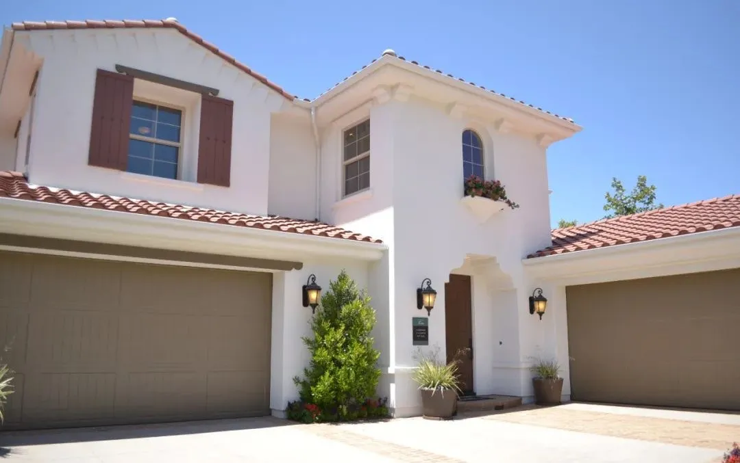 异地买房，在酒店住了十几天，我们经历的一波三折