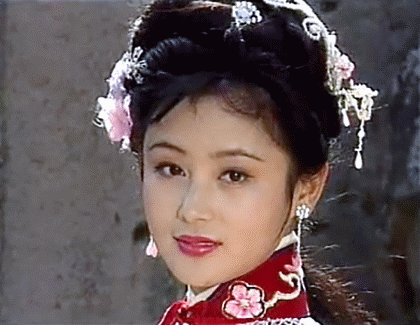中国古典美人(8位好看的“中国式”天然美女，没整容没微调，颜值甩网红十条街)
