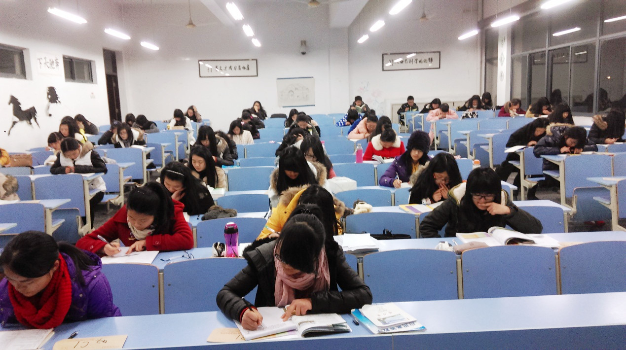 都说，“上大学，成绩是由考试前2周決定的”，那其余17周干啥？