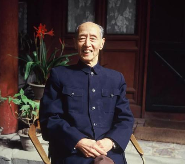 当年高考数学零分，作文写28个字的臧克家，为何被校长破格录取