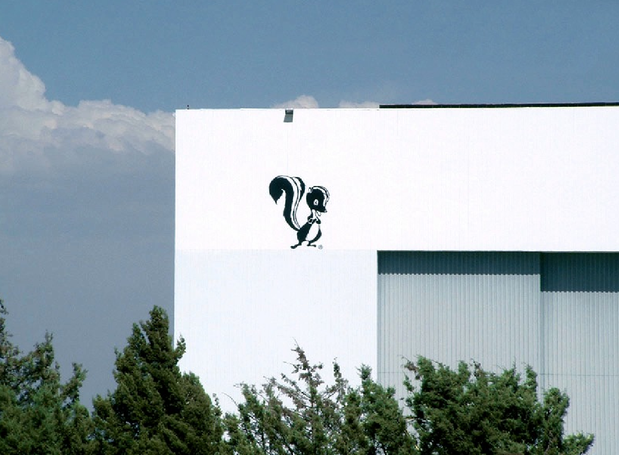 参与f22,f35研发,"臭鼬工厂",究竟是一个什么样的神秘组织?