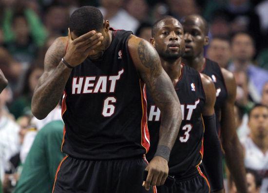 nba2013總決賽g6（13年決賽G6，雷阿倫命中關(guān)鍵三分！波什10分，韋德14分，那老詹呢）
