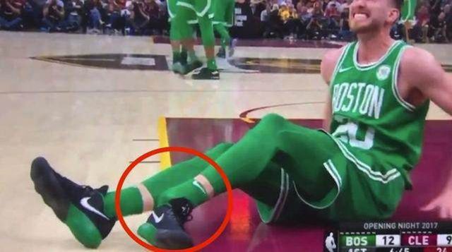 nba球鞋为什么脚趾变形（NBA球员的5大烦恼：詹姆斯穿最好的球鞋，却避免不了脚趾变形）-趣拿体育