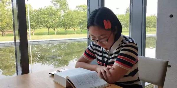 她是我国最贵的高考状元，一举拿下百万奖学金，改变家庭命运