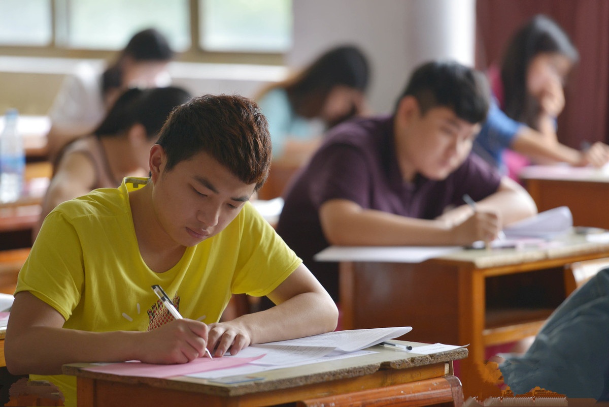 新高考“3+1+2”模式下，两门学科人气骤降，老师遇“职业危机”