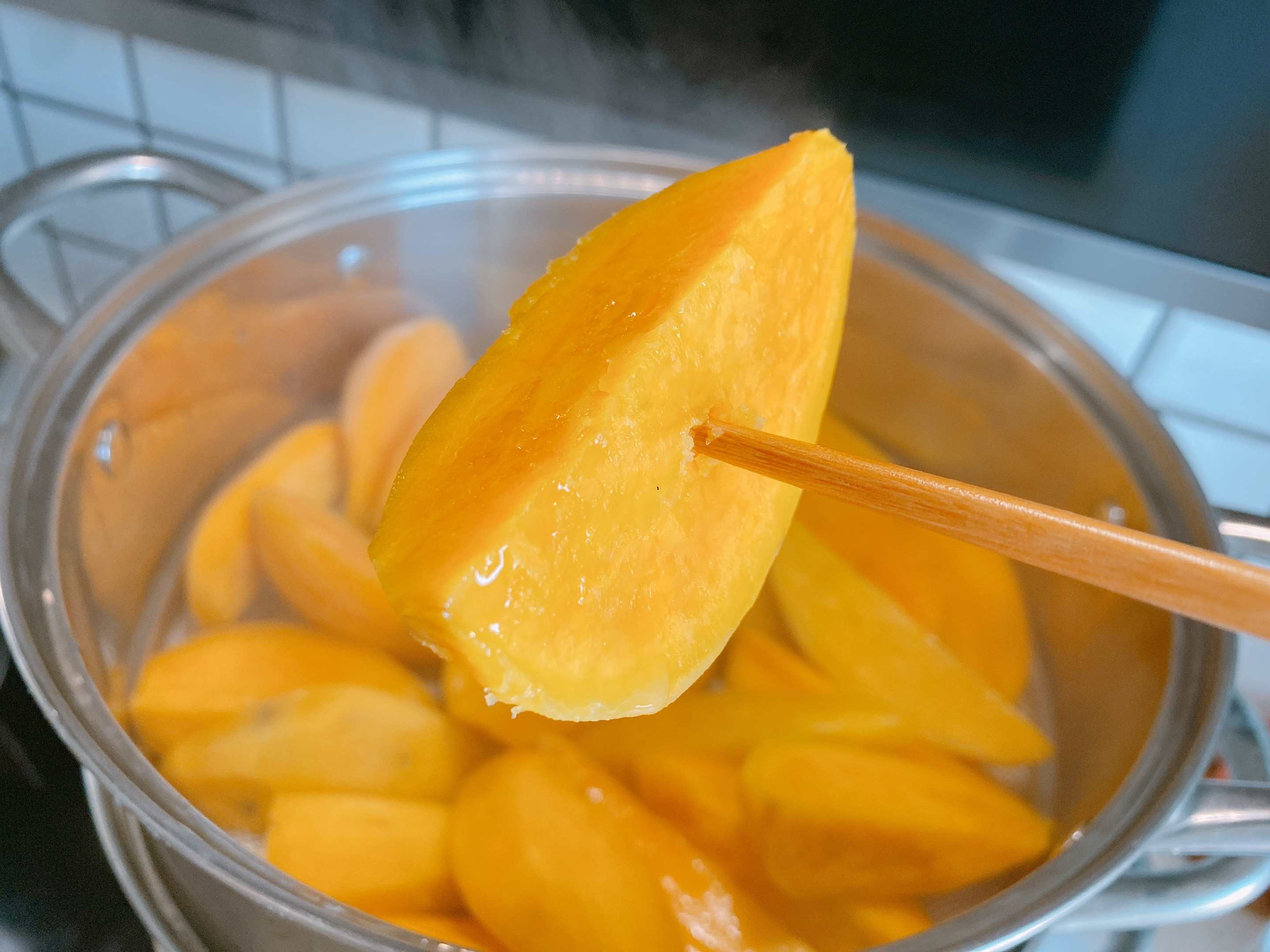 晒红薯干，用上这个老方法，牢记3个技巧，软糯不发硬，Q弹有嚼劲