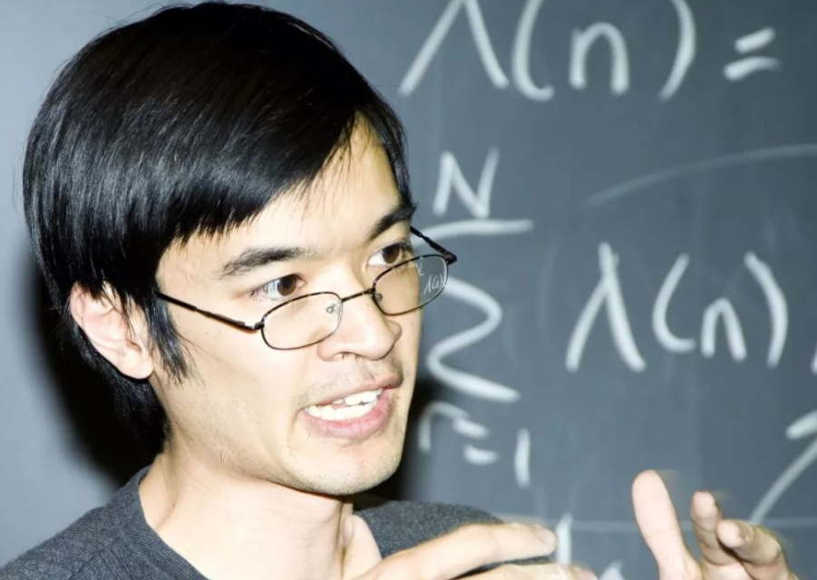 8岁高考取得760分，智商高过爱因斯坦的陶哲轩，现在能有多厉害？