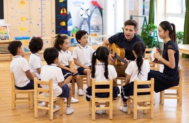 幼儿园老师公开“高薪”工资单，一年工资近30万，还是一份铁饭碗