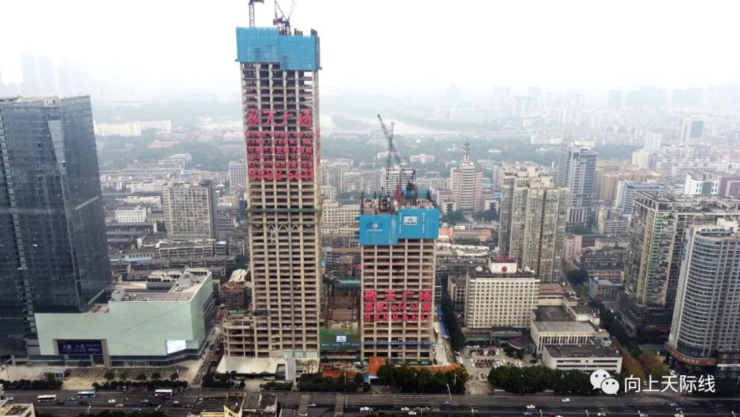 请点击输入图片描述项目实景图拍摄于2020年12月18日第一高楼长沙绿地