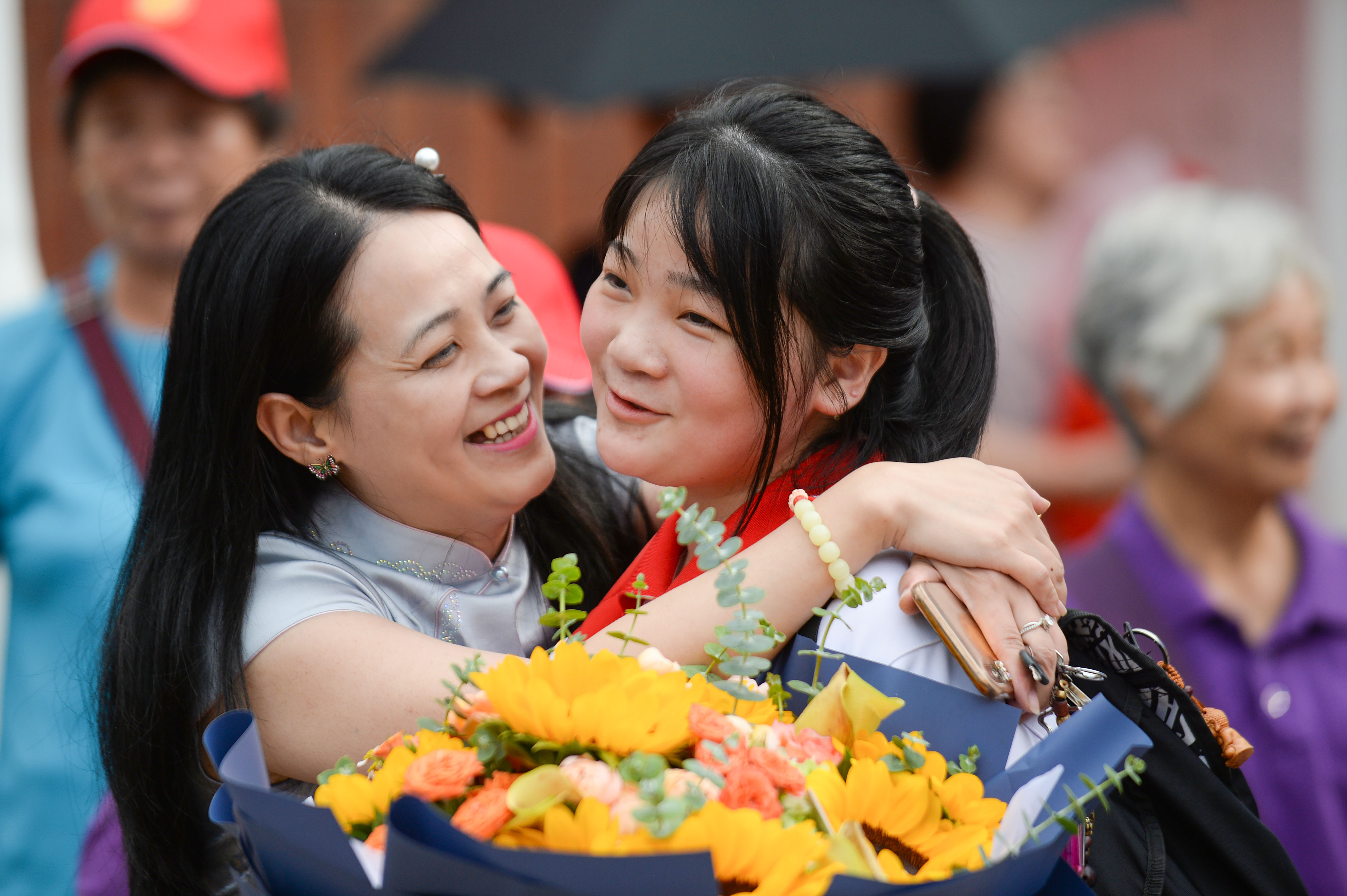 考完啦，来个抱抱吧！2021新高考落幕，成绩预计本月24日左右公布