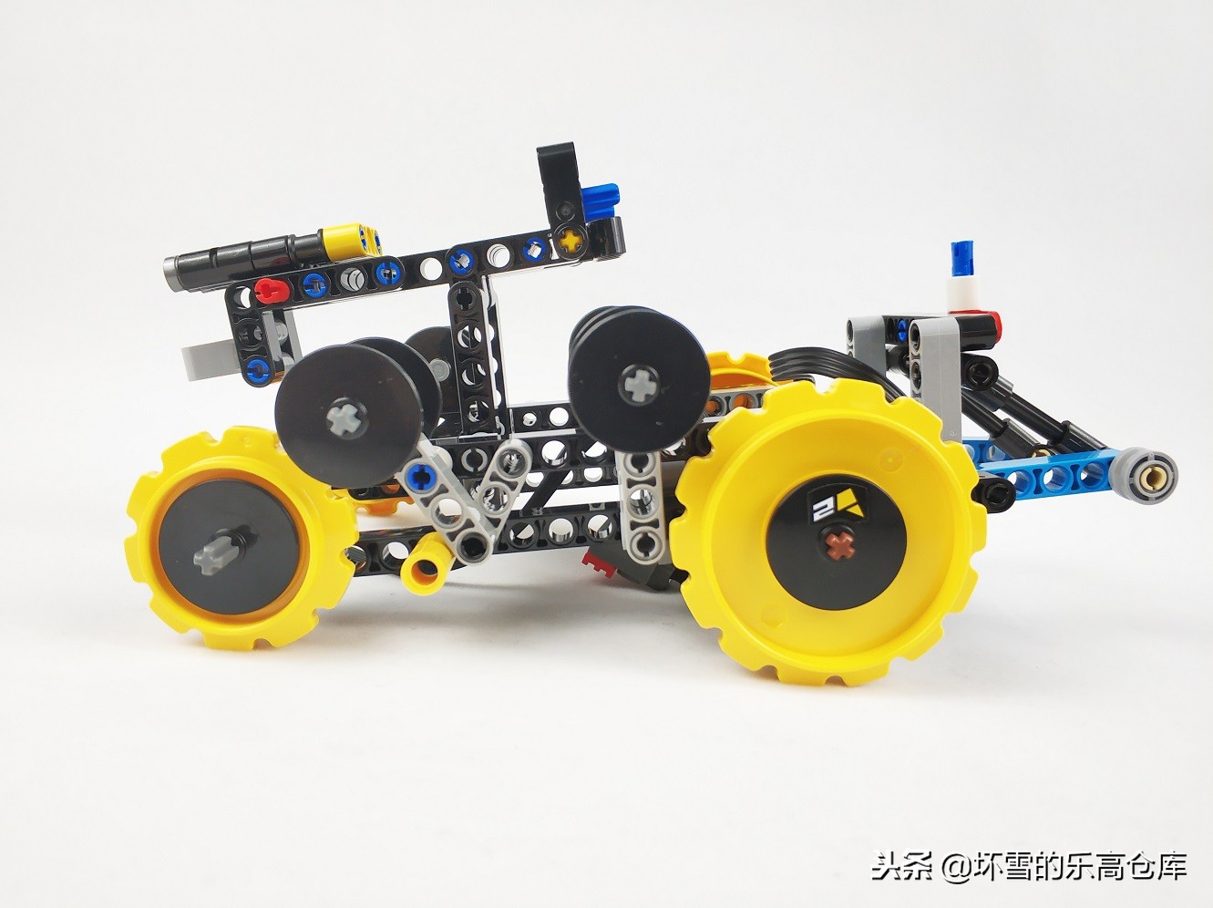 啊遥控赛车(入门级乐高遥控车的新选择:乐高机械组42095遥控特技赛车