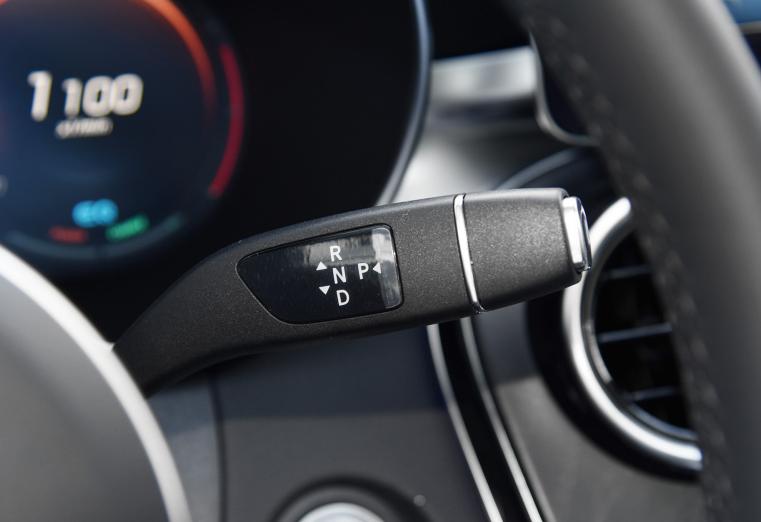 奔驰c200和c260有啥区别,家用哪款更值得考虑?