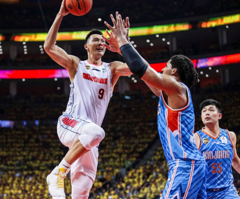 cba鞋子是哪里出的（CBA穿李宁 国家队穿什么？浅谈赞助商Nike李宁的恩怨情仇）