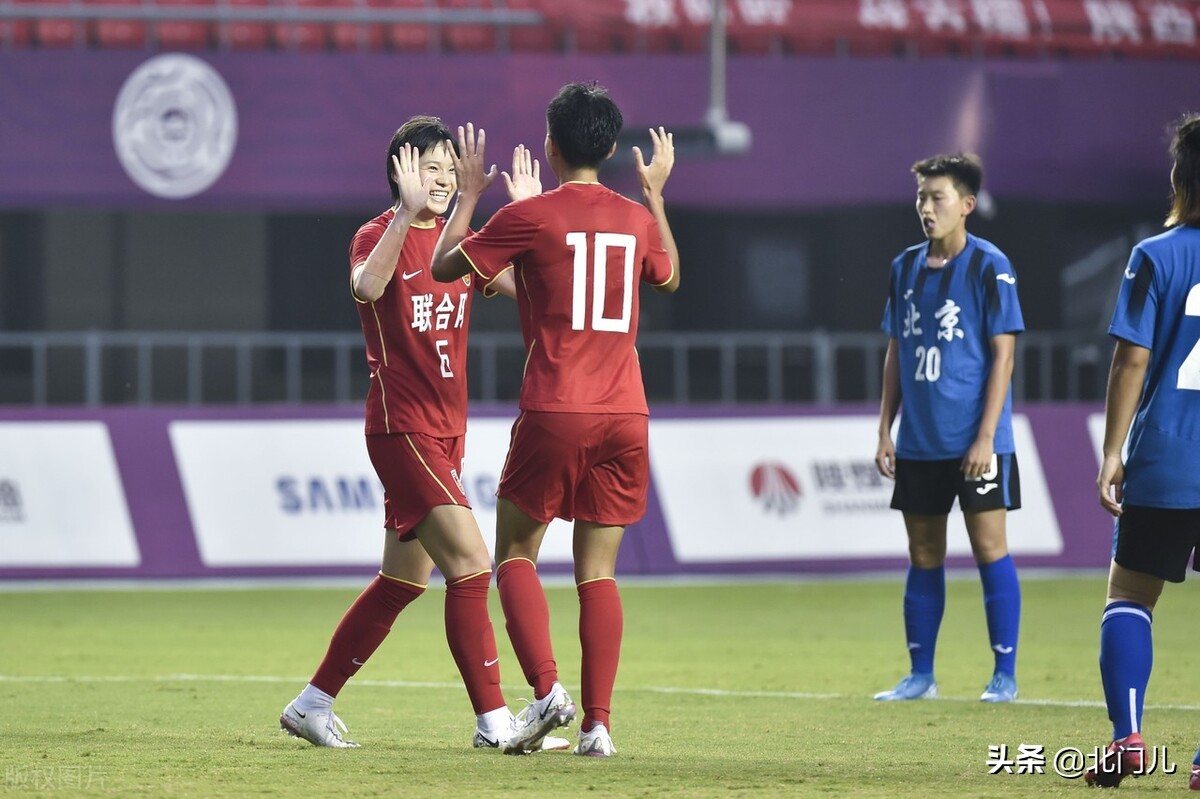 全运会乌龙球(4-0！女足大爆发！王霜制造“诡异”乌龙球，率队挺进全运会决赛)