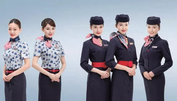 南航制服的图片(国内8家航空公司的空姐制服)