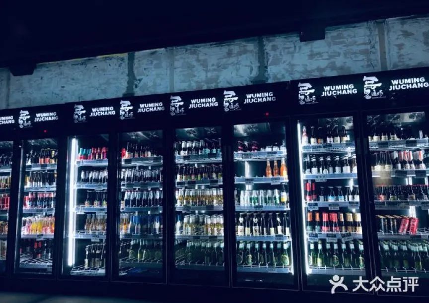 长春这家网红毛坯“厂房”烧烤店，凭什么能让跑男团去打卡撸串？