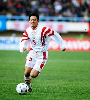 30岁时,马明宇转会意甲佩鲁贾,成为中国第一个登陆意甲的球员.