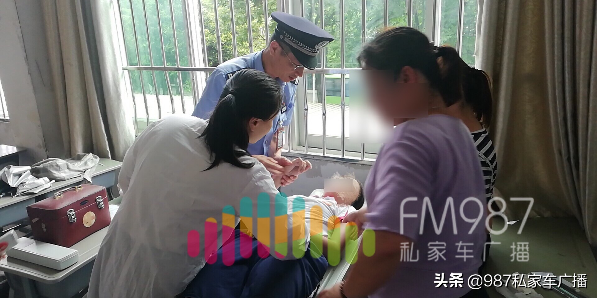 考生突发癫痫“医科班”出身民警及时施救助脱险