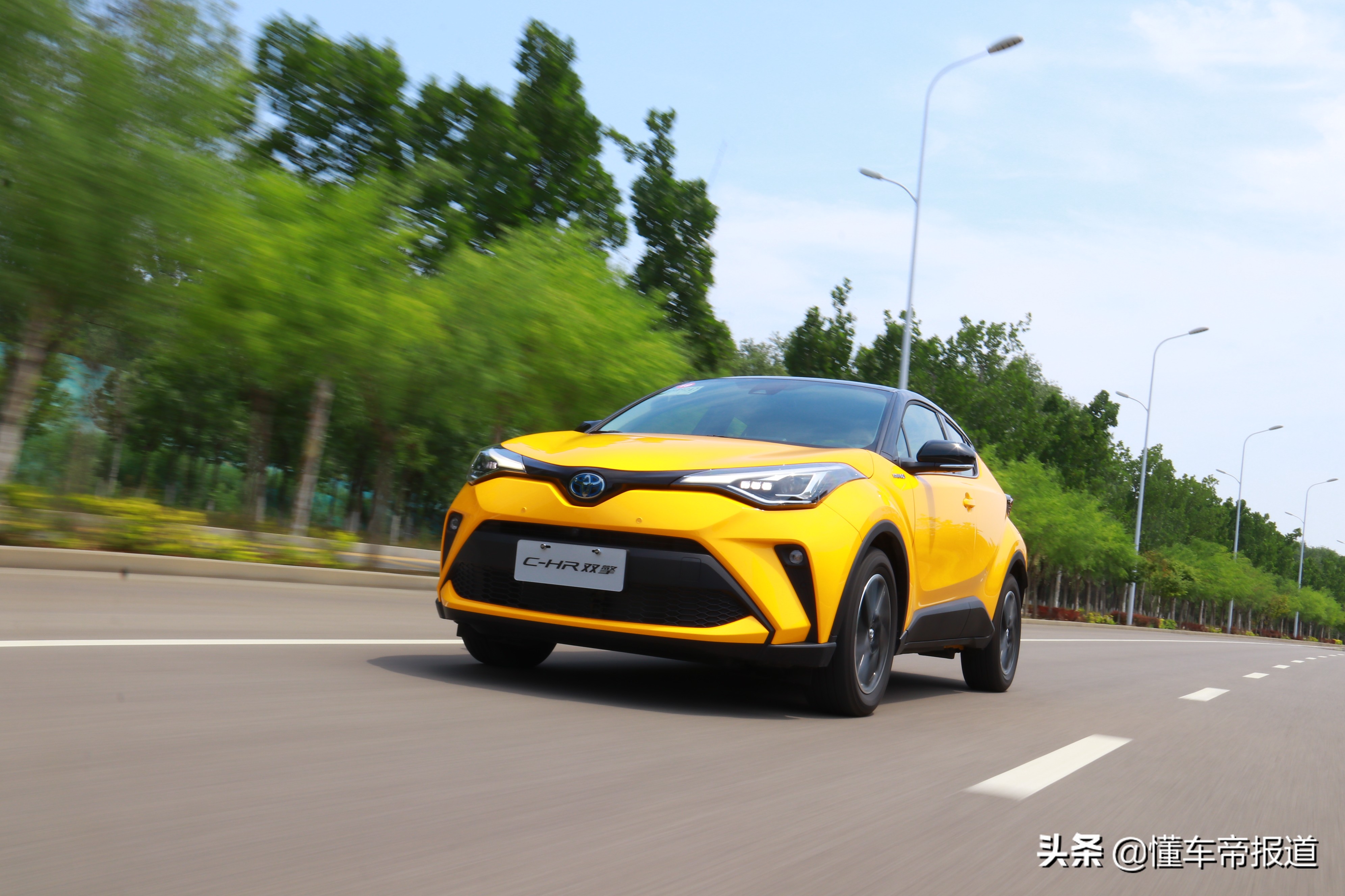 试驾广汽丰田新款c-hr双擎