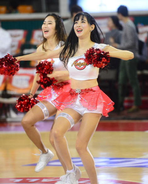 為什么cba沒有啦啦隊（CBA球員為何都不與啦啦隊員交往？不是不愿意，是一方代價太高）