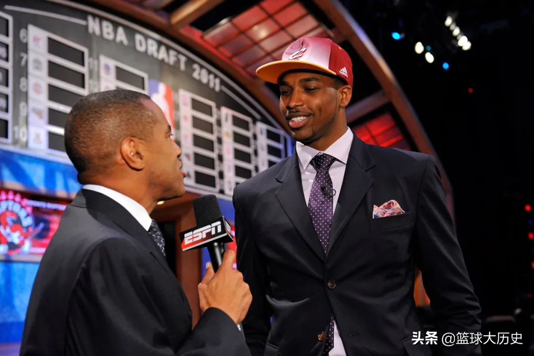 2011年NBA选秀(2011届选秀重排！七个全明星，两人逆袭，欧文成第二)