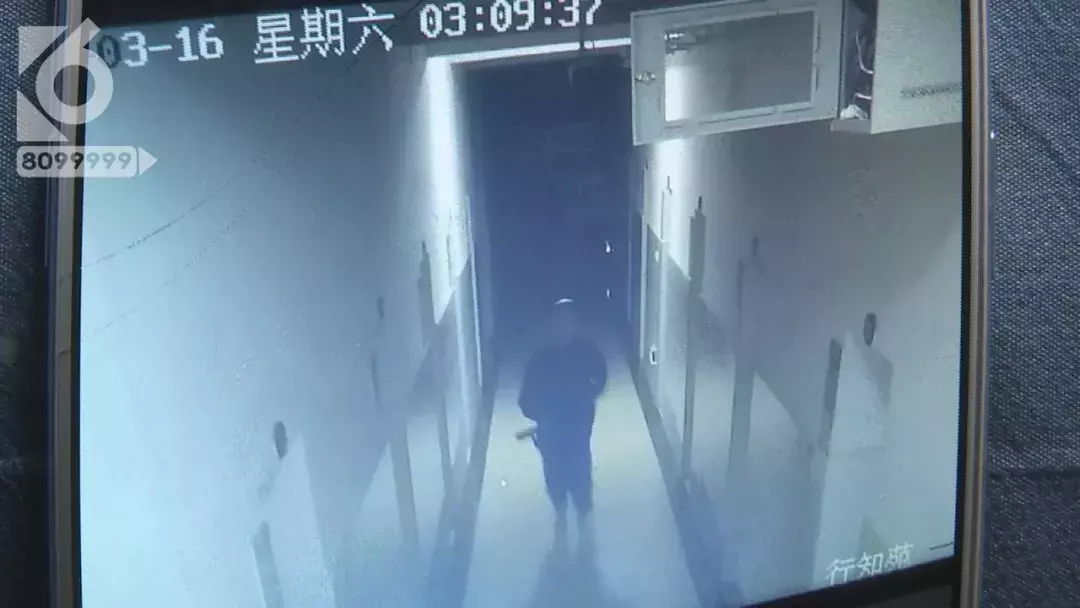 少女疑遭同学毒打 冷水泼醒逼迫下跪