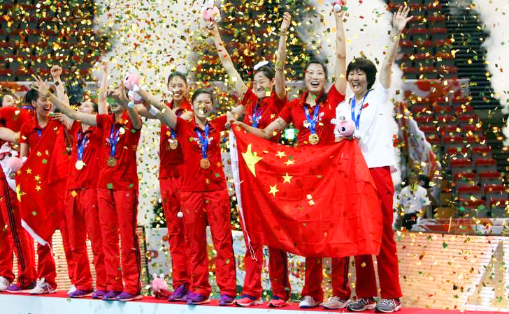 2003女排世界杯决赛回放(全国女排球迷的节日！中国女排再夺冠，今天让我们为女排喝彩！)