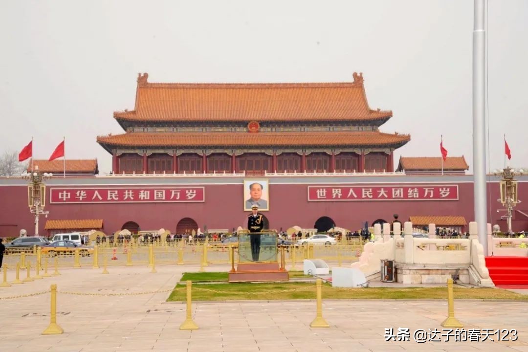北京旅行2：炒肝脏、天安门、故宫、炸酱面、沿河的肉饼