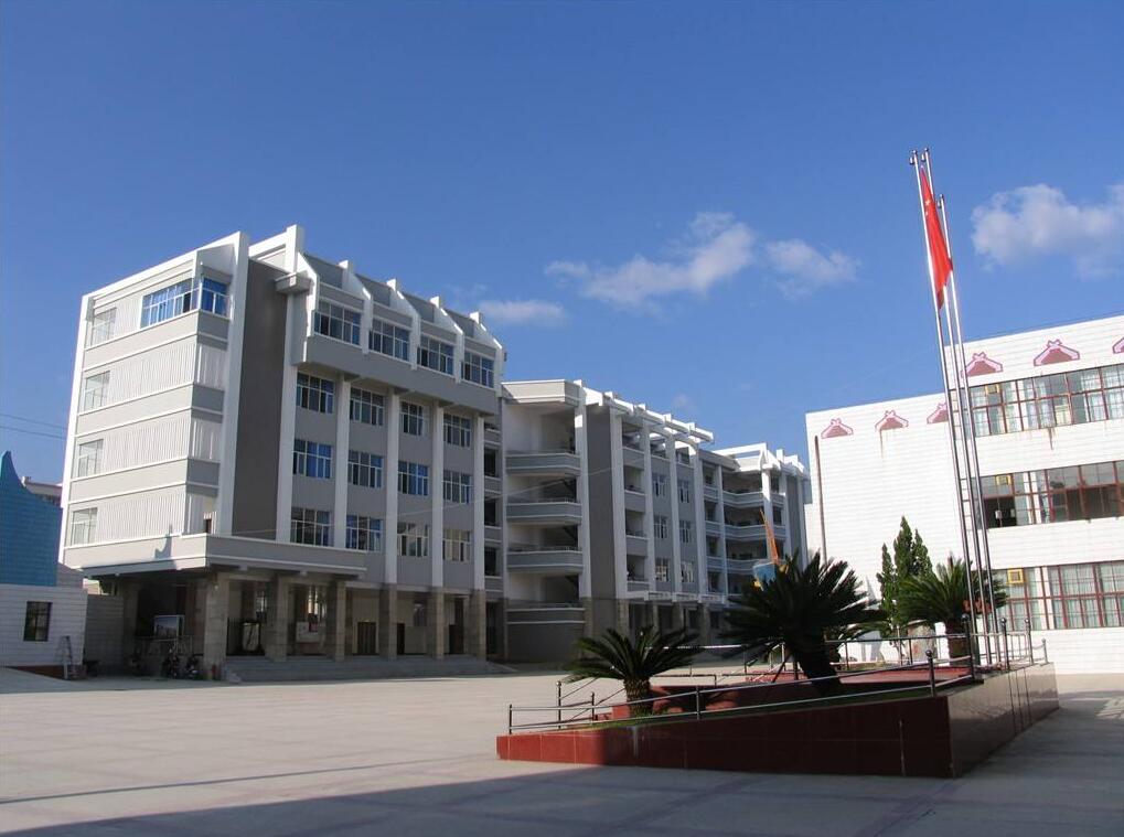 云南临沧这四所高中，成绩名列前茅，高考状元花落谁家？