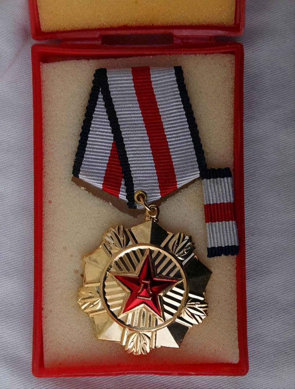 一等功有什么用 一等功有几个人-小螳螂百科网