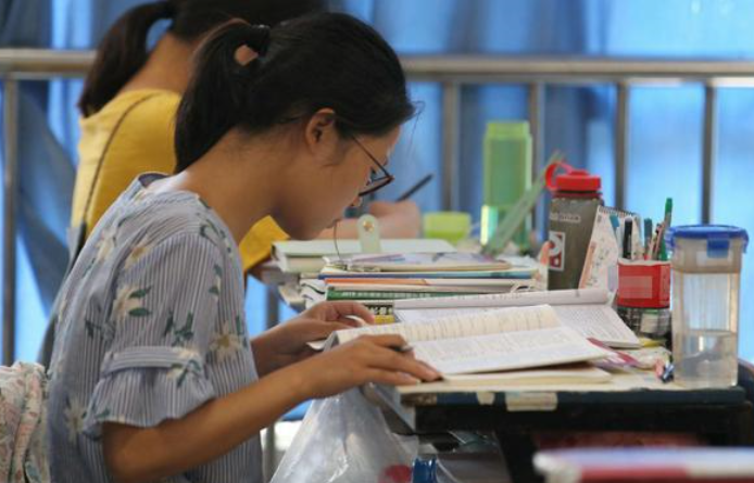 广东2所大学招生遇“爆冷”，分数降至148分，但考生仍不买账