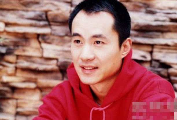 曾是央视主持人，打出租车司机被判八个月，出狱后的他现在怎样了