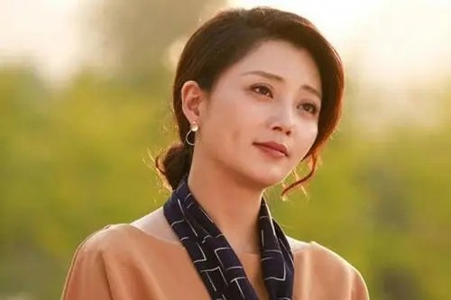 殷桃多久生周秉昆的孩子的周楠出生8年后,周秉昆有自己的孩子,叫周聪