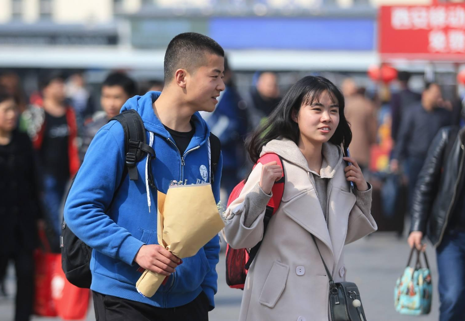 “高考四百分有什么用”，考生含泪哭诉，拼命学习跟200分没区别