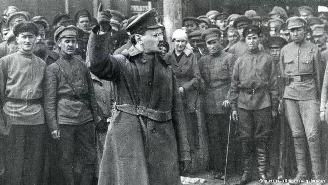 托洛斯基是被谁杀（斯大林之敌：“苏联红军之父”托洛茨基，如何在墨西哥遭到暗杀？）