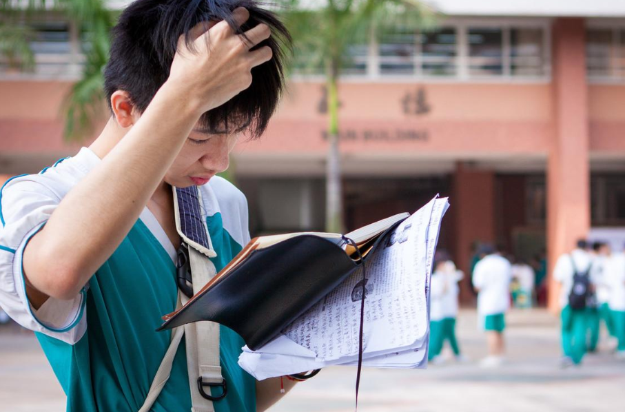 高考落榜，是否选择复读，老师：并不是人人都适合复读