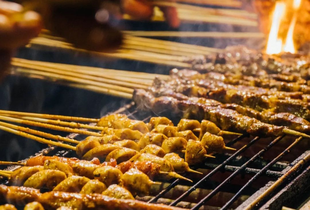 南京高校后街Battle战，一街更比一街香