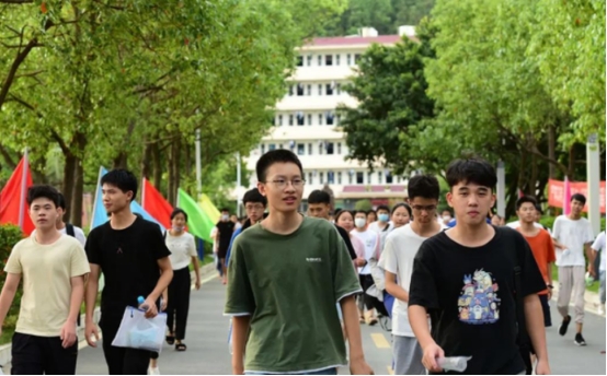 专科生也能报考研究生？报考条件有多严格，幸亏当年做对了这些