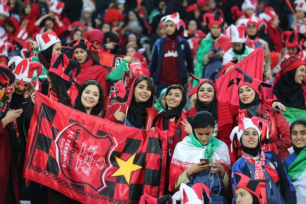取消持续40年禁令，伊朗允许女性进入足球场