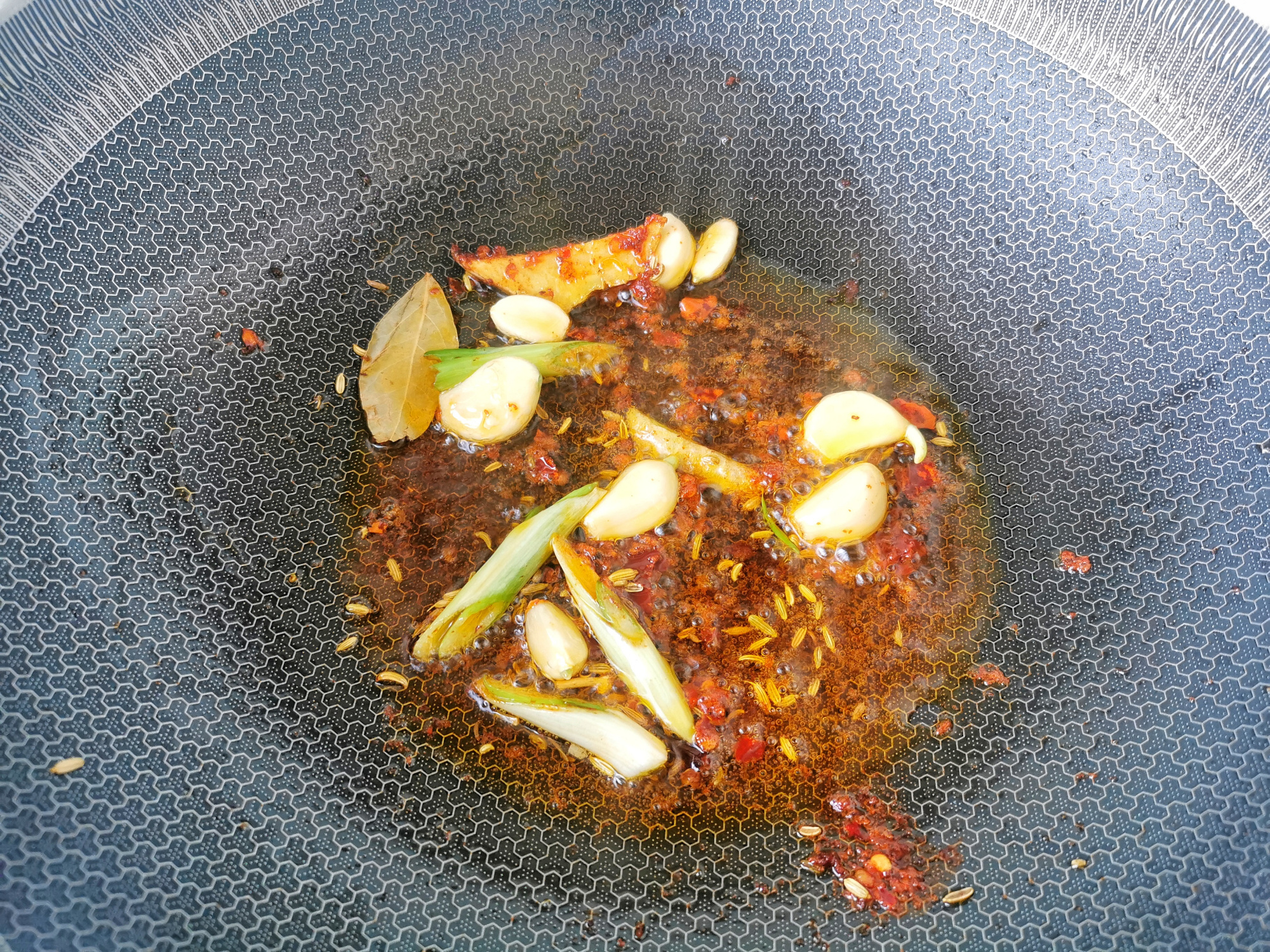 天冷，羊蝎子要多吃，比牛肉便宜，比猪肉低脂，炖一锅滋补又解馋