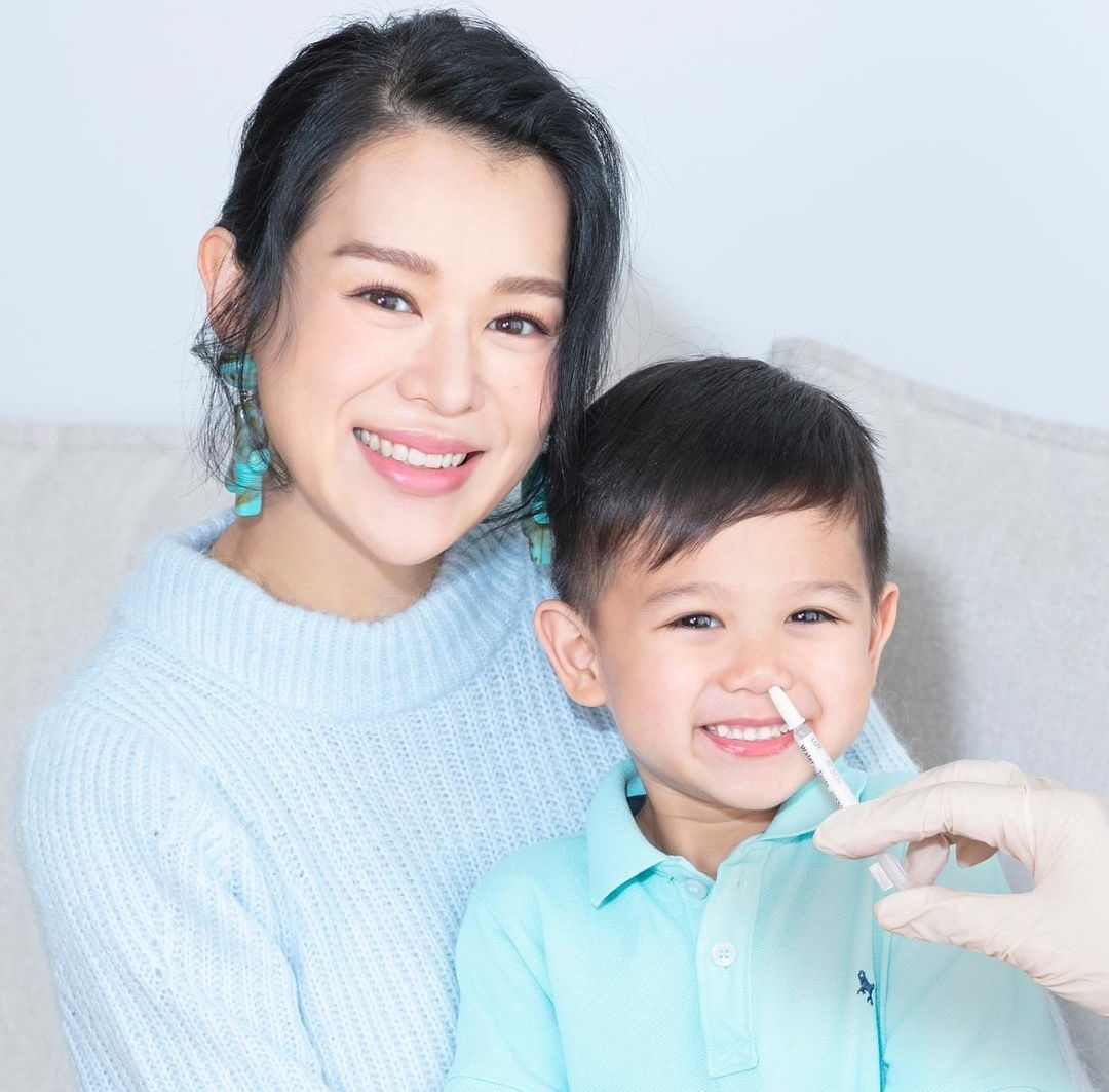 胡杏儿带长子注射疫苗，Brendan笑容帅气，自称不疼很淡定