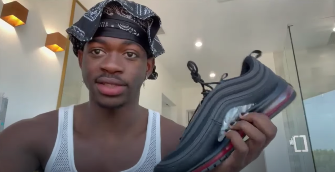 恶魔撒旦(耐克又被狂骂,惊现人血"撒旦鞋",每双鞋都有一滴人血?