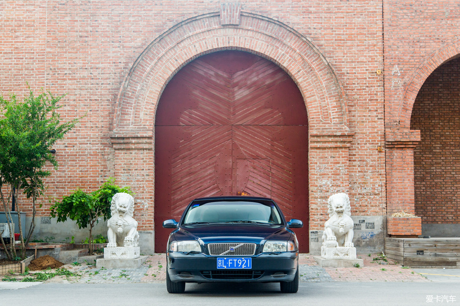 车载传真机真是活久见！体验经典老车Volvo S80四座版