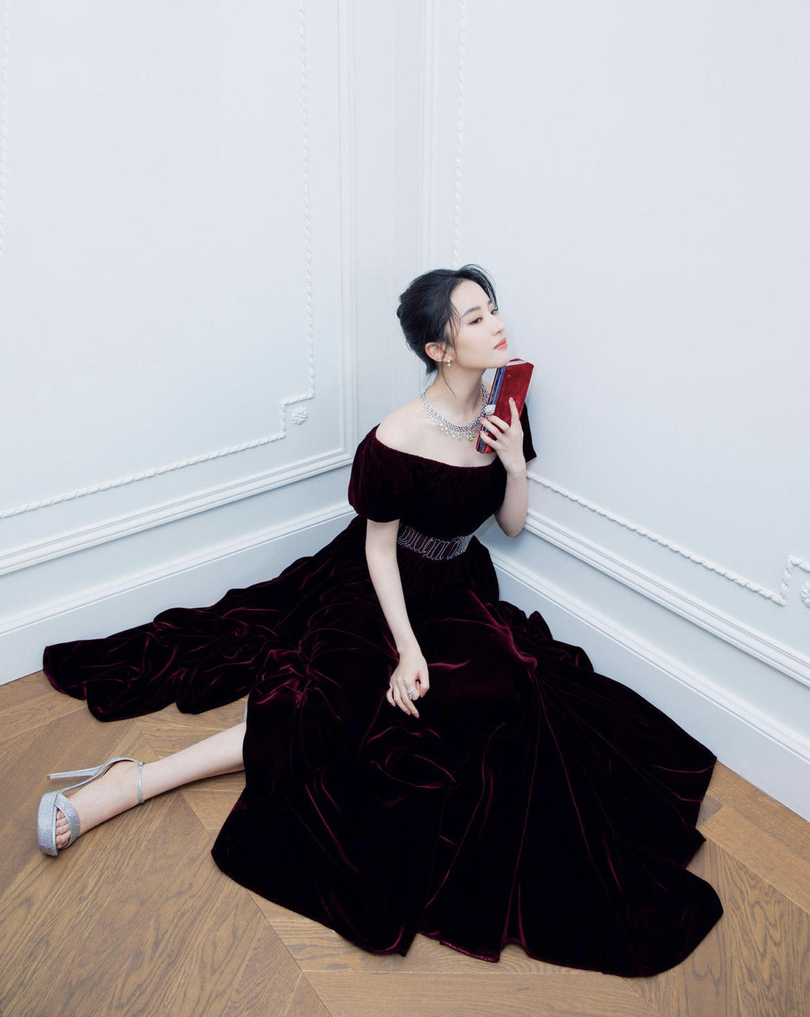 刘亦菲的胸全身图片(刘亦菲才是) - 赤虎壹号