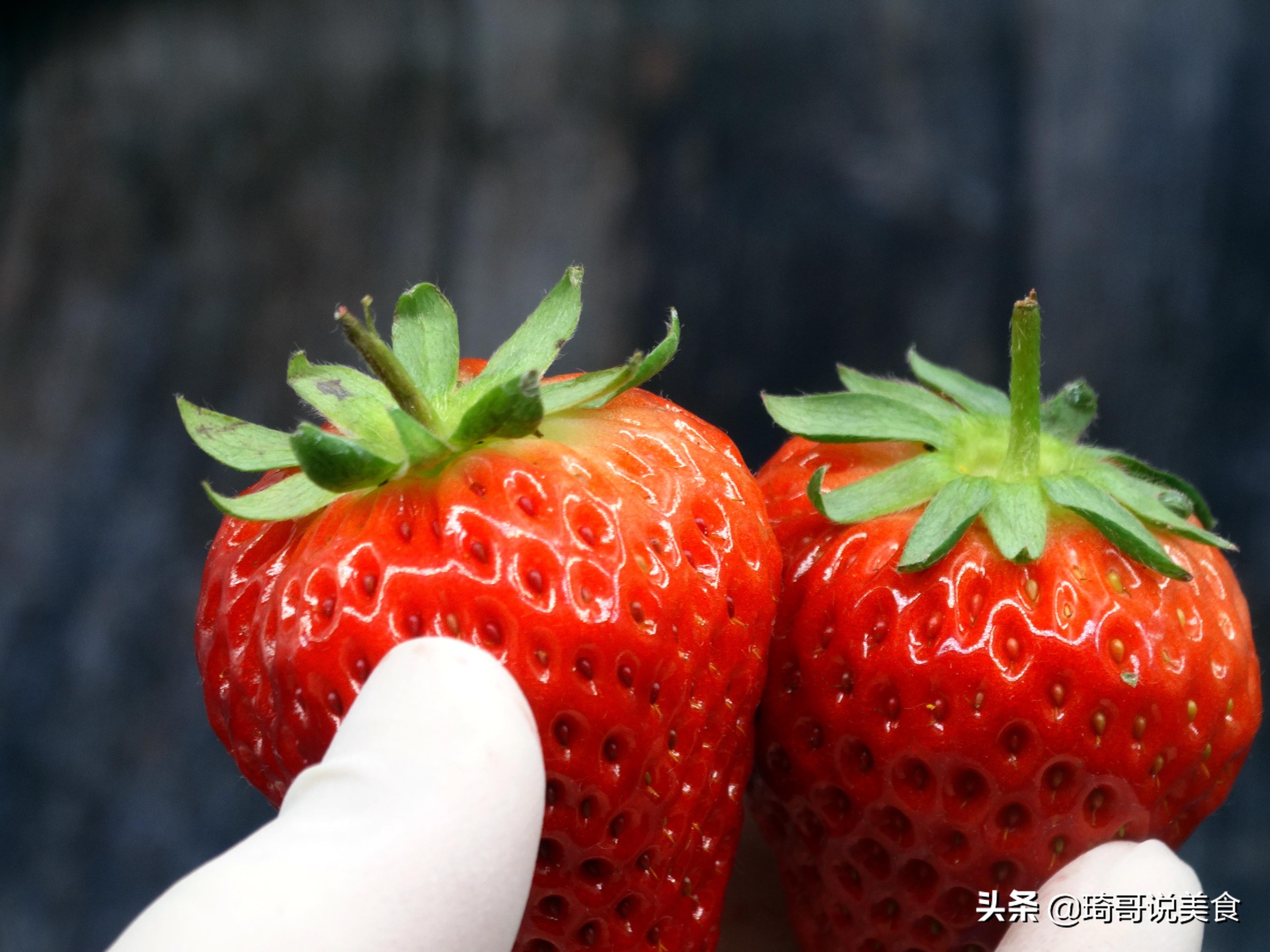草莓的特點介紹（記住這些實用妙招輕松買自然熟的甜草莓）