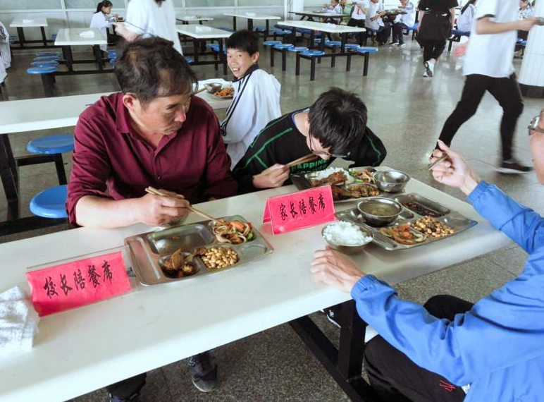 附近学校食堂招聘信息（学校食堂的管理）