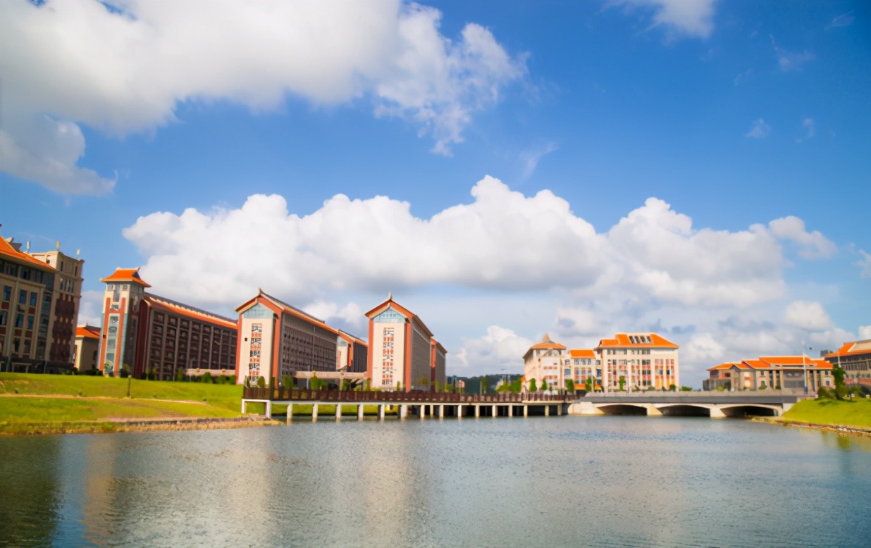 广西改头换面较成功的一所大学，二本分数就能报考，上升势头不错