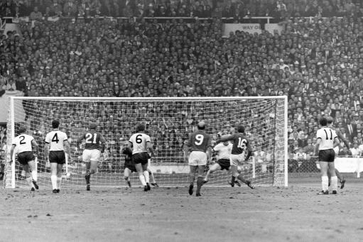 英格蘭足球世界杯冠軍是哪一年（世界杯小歷史-1966年世界杯，英格蘭奪冠，但那球到底進了嗎？）